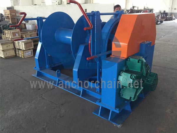 Hydrauliczna wciągarka cumownicza